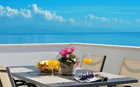 Stunning View Apartment With Pool